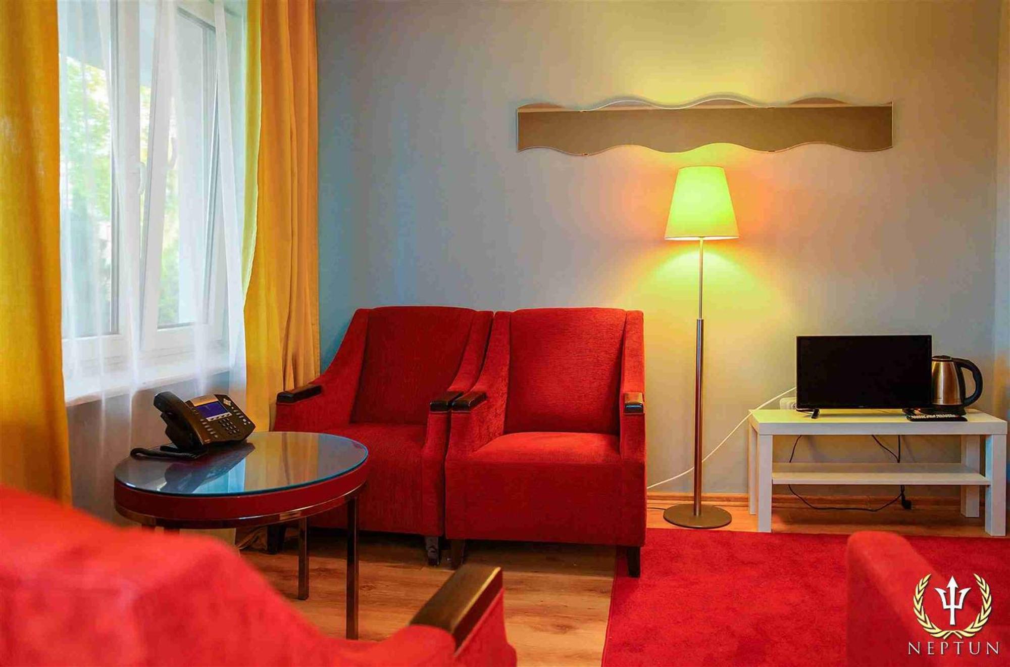 Hotel Neptun Jastrzębia Góra Екстериор снимка